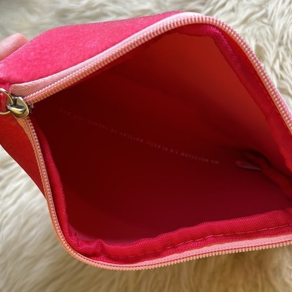 Benefit give a glam Barbie, pink velvety recycled make up travel bag zip - Picture 4 of 4